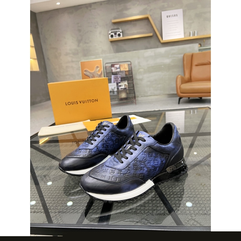 l**is V*t*n sneakers